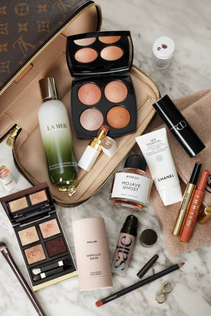 The Beauty Look Book: Discovering Luxury Makeup, Fragrance and the Latest Beauty Trends